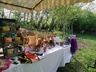 Marché animé d'artisans passionnants
